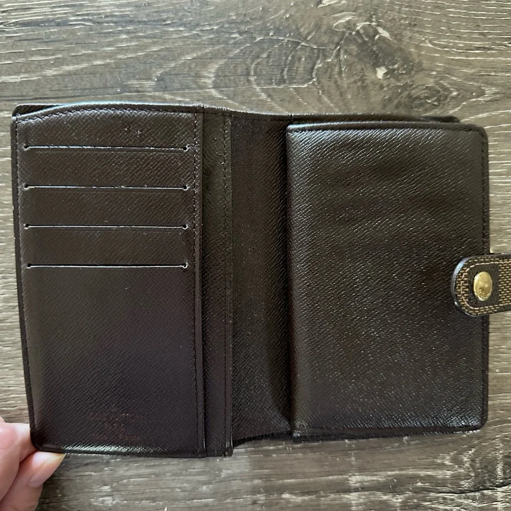 Louis Vuitton Damier Ebene Key Holder - Picture 5 of 7